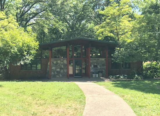 illinois/prairie-state/attraction/lincoln-memorial-garden-and-nature-center