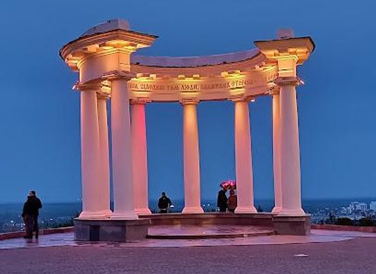 ukraine/poltava/attraction/rotunda-of-peoples-friendship