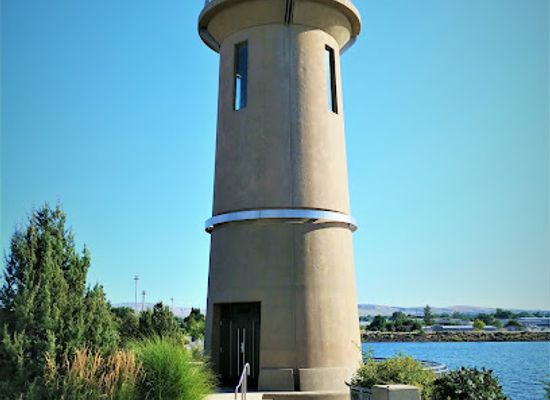 washington/the-tri-cities/attraction/clover-island-lighthouse