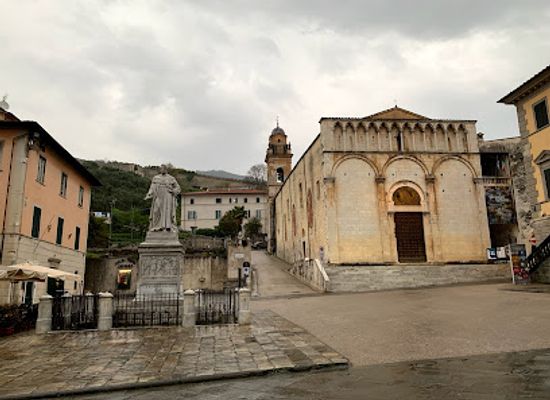 italy/versilia/attraction/duomo-di-pietrasanta