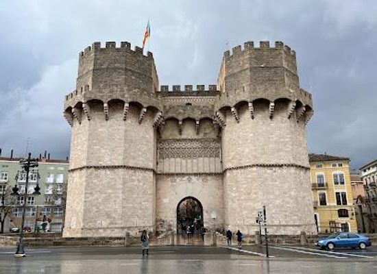 spain/valencia/attraction/serranos-towers