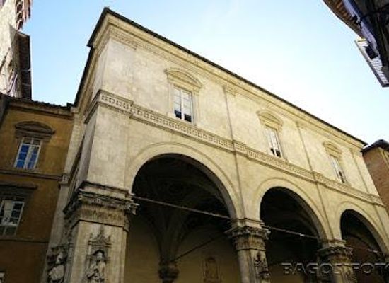 italy/arezzo/attraction/loggia-della-mercanzia