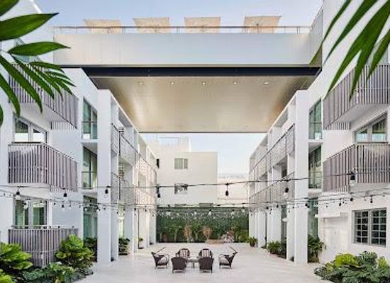 florida/gold-coast/attraction/the-betsy-hotel