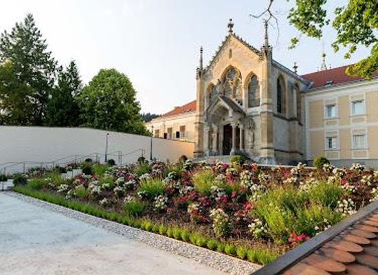 austria/vienna/attraction/altes-jagdschloss-von-kronprinz-rudolf-karmel-mayerling