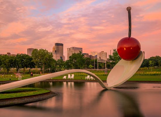 minnesota/twin-cities-metropolitan-area/attraction/minneapolis-sculpture-garden