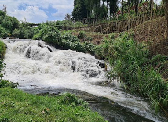rwanda/gitarama/attraction/isaac-water-falls