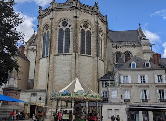 france/angers/attraction/cathedrale-saint-maurice-d-angers