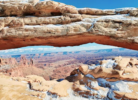 utah/canyonlands/attraction/mesa-arch-trailhead