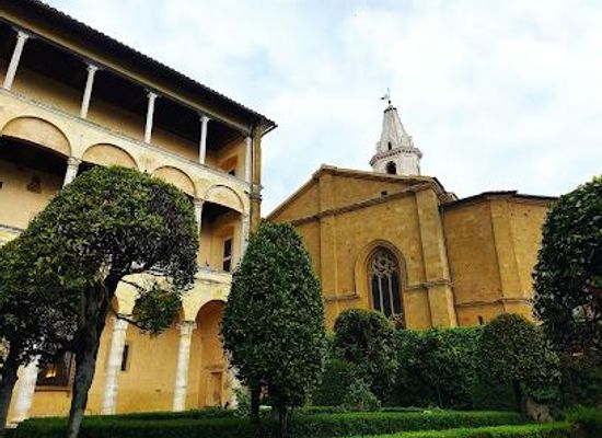 italy/montepulciano/attraction/palazzo-piccolomini-pienza
