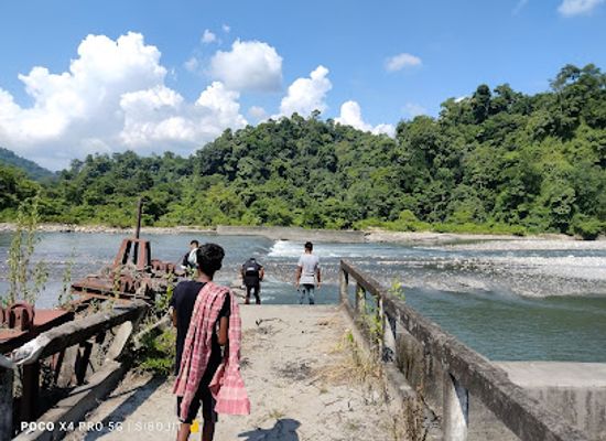 bhutan/lhuentse/attraction/indo-bhutan-border