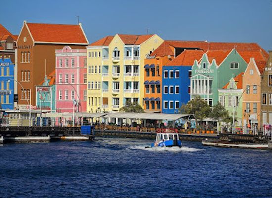 guyana/new-amsterdam/attraction/mikve-israel-emanuel-synagogue