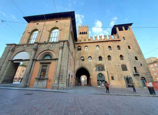 italy/bologna/attraction/torre-lambertini