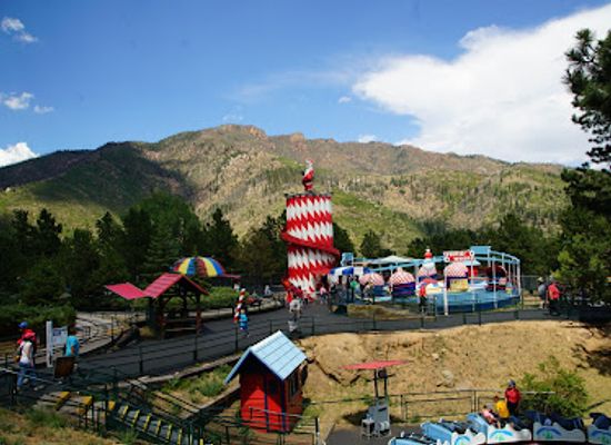 colorado/pikes-peak-region/attraction/north-pole-colorado-santa-s-workshop