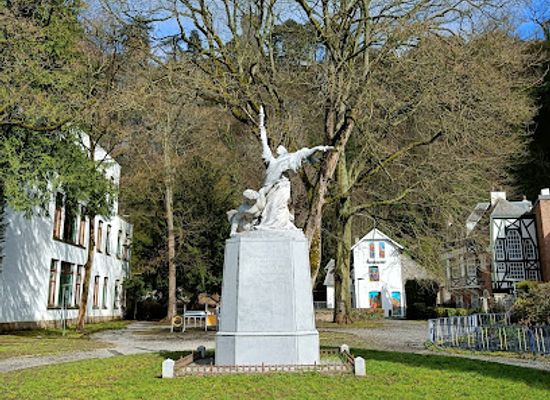 belgium/dinant/attraction/place-lion-and-the-monument-the-triumph-of-light