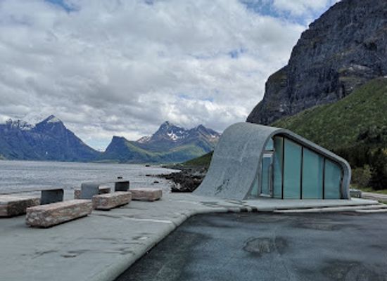 norway/nordland/attraction/uredd-rest-area-ureddplassen