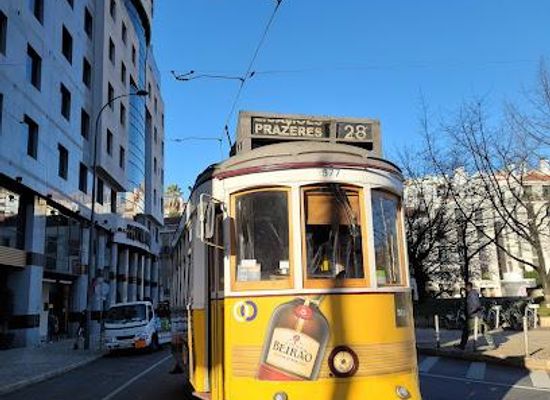 portugal/estremadura/attraction/tram-28