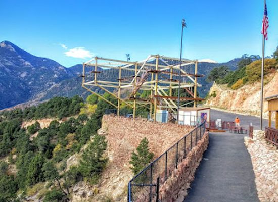 colorado/northwest-colorado/attraction/cave-of-the-winds-mountain-park