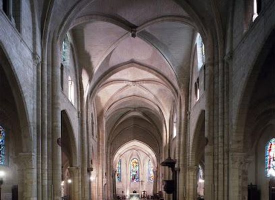 france/paris/attraction/paroisse-saint-pierre-de-montmartre