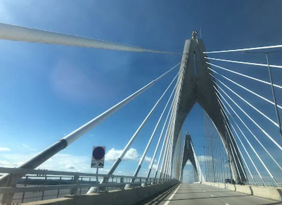 brunei/temburong-district/attraction/sultan-haji-omar-ali-saifuddien-bridge