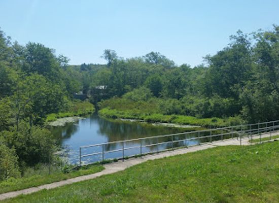 rhode-island/blackstone-valley/attraction/stump-pond