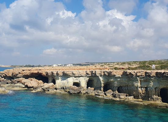 cyprus/ayia-napa/attraction/cliff-jumping