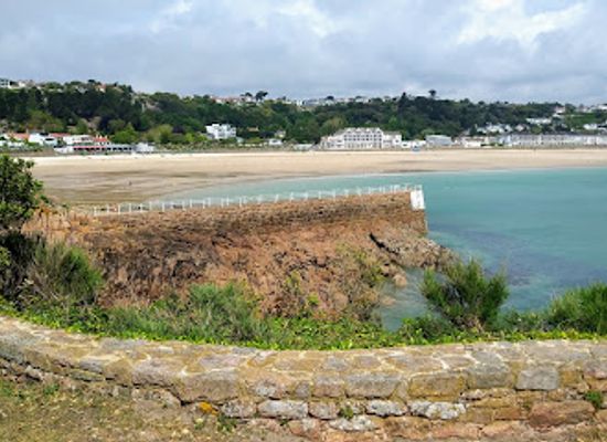 jersey/st-brelade-s-bay/attraction/st-brelade-s-parish-church