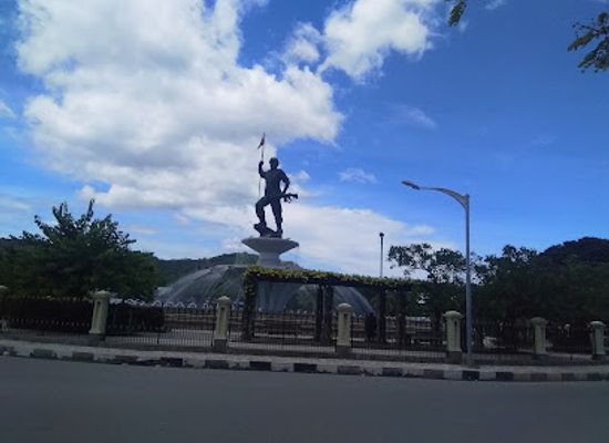 timor-leste/ainaro/attraction/estatua-do-presidente-nicolau-lobato