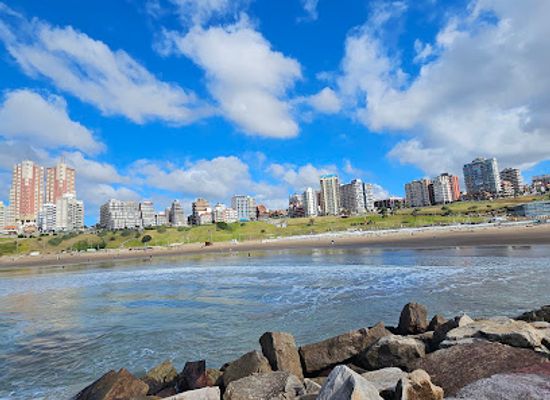 argentina/mar-del-plata/varese/attraction/escollera-playa-varese