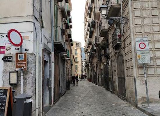 italy/herculaneum/attraction/via-mercanti