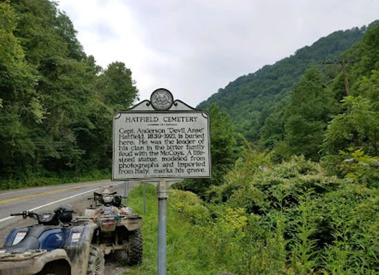 west-virginia/hatfield-mccoy-mountains/attraction/devil-anse-trail-head