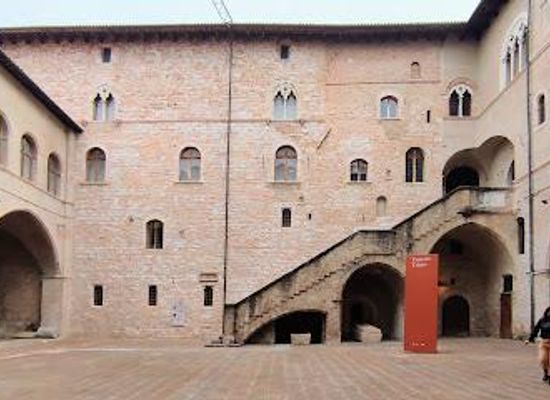 italy/umbria/attraction/palazzo-trinci