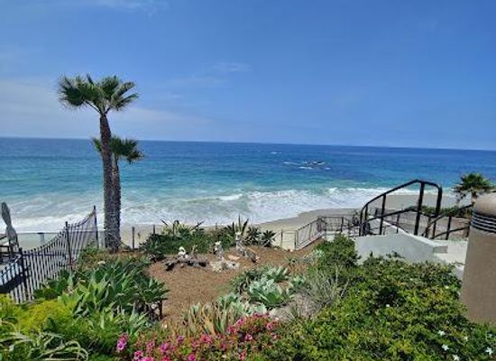 california/laguna-beach/attraction/thalia-street-beach
