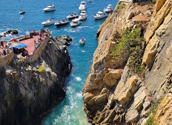 mexico/acapulco/acapulco-tradicional/attraction/la-quebrada
