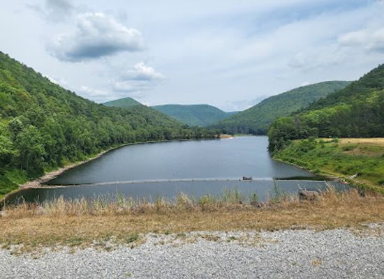 pennsylvania/appalachian-mountains/attraction/little-pine-state-park