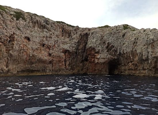 croatia/kornati-islands-national-park/attraction/otok-veli-garmeniak-cave