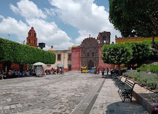 mexico/bajio/attraction/mercado-de-artesanias