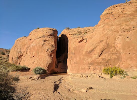 utah/henry-mountains/attraction/spooky-slot-canyon
