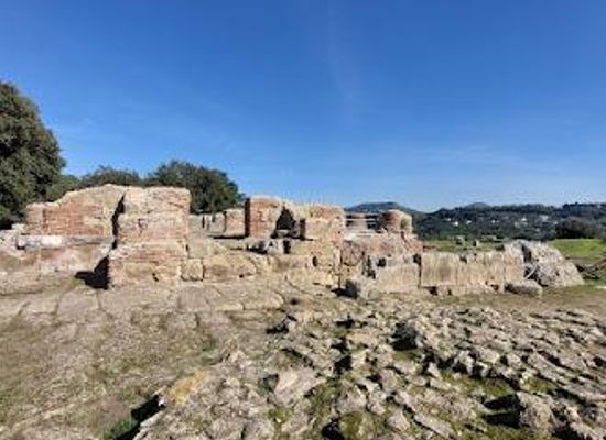 italy/campania/attraction/cuma-archaeological-park