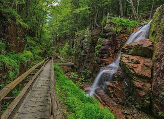 new-hampshire/franconia-notch-state-park/attraction/flume-gorge-visitor-center