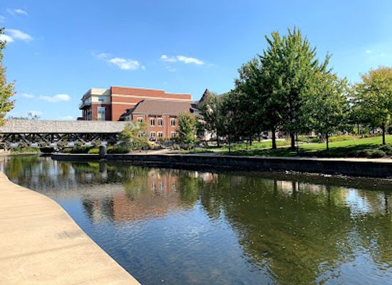 illinois/fox-valley/attraction/the-naperville-riverwalk