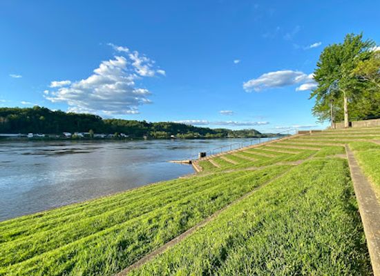 west-virginia/huntington/attraction/harris-riverfront-park