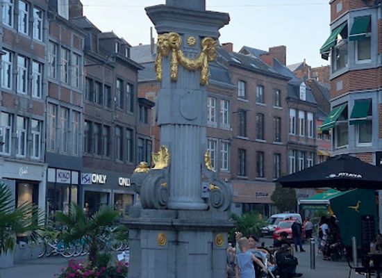 belgium/namur/attraction/la-pompe-de-l-ange