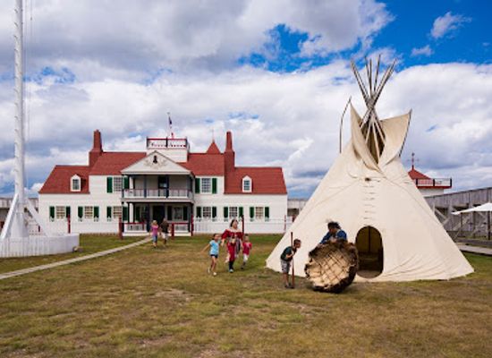 north-dakota/williston/attraction/fort-union-trading-post-national-historic-site