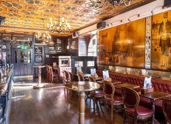 united-kingdom/edinburgh/bar/deacon-brodies-tavern