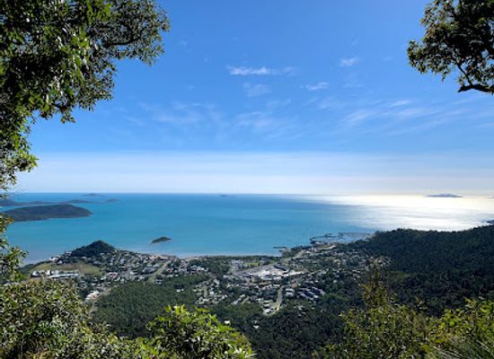 australia/the-whitsundays/attraction/honeyeater-lookout-trail