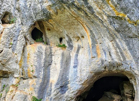 kosovo/gadime-cave/attraction/shpella-e-kusarit
