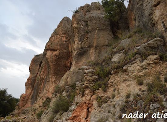 jordan/ajloun-highlands/attraction/maghara-iraq-alwahj