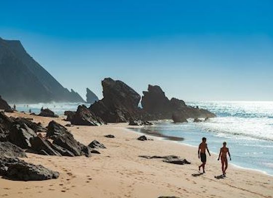 portugal/estremadura/attraction/praia-da-adraga