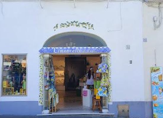 italy/capri/attraction/limoncello-di-capri