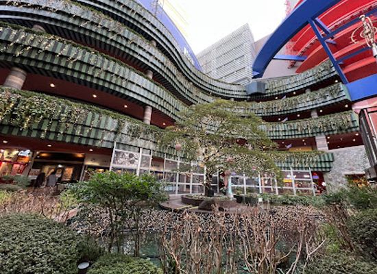 japan/fukuoka/attraction/canal-city-hakata-sun-plaza-stage-fountain